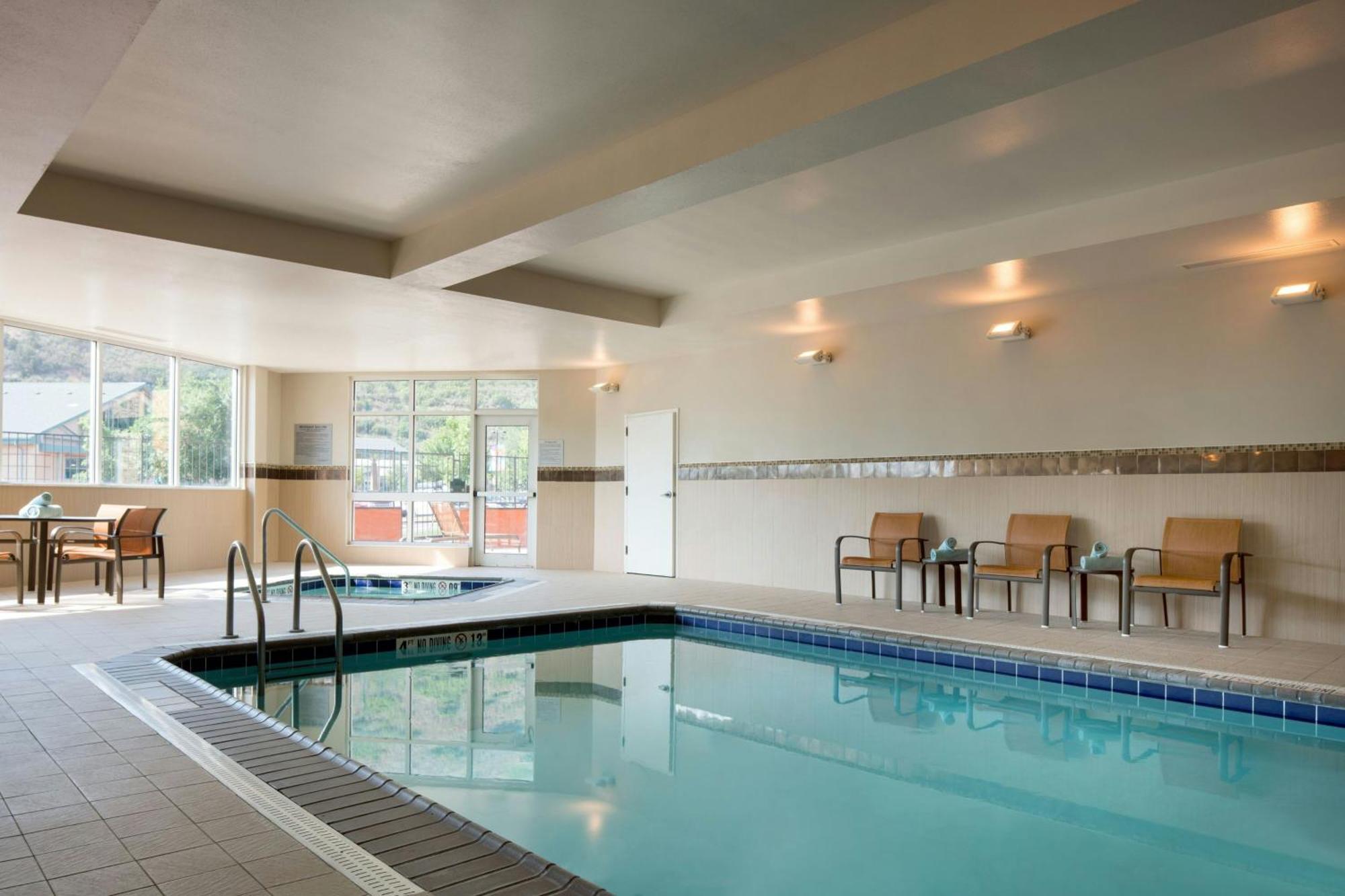 Courtyard By Marriott Glenwood Springs Hotel Exterior foto